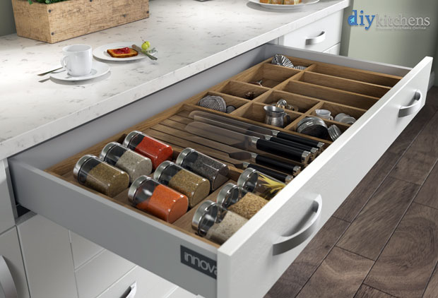 Cutlery insert render 1000mm wide accessories